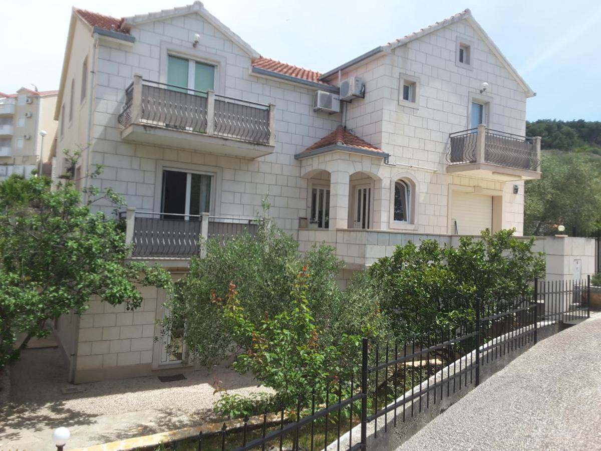 Apartments Nives Супетар Екстериор снимка