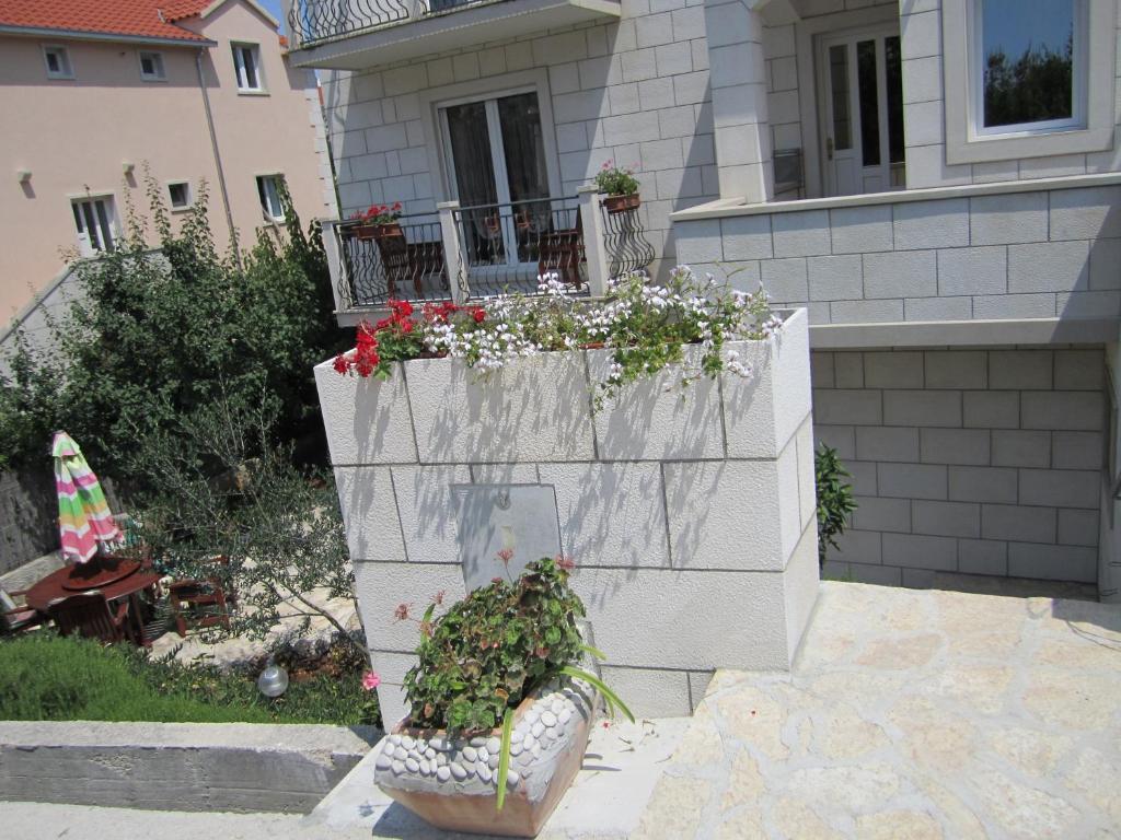 Apartments Nives Супетар Екстериор снимка