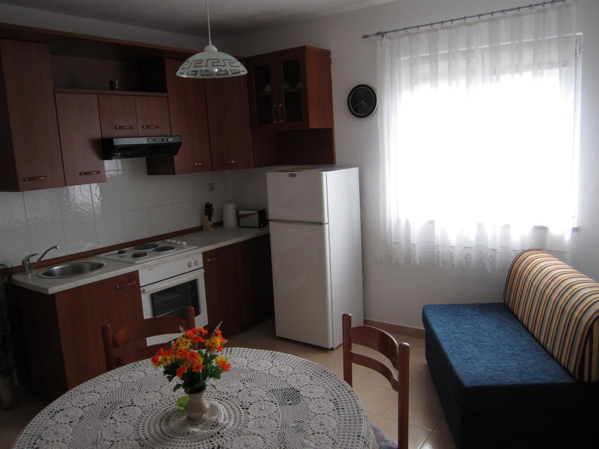 Apartments Nives Супетар Екстериор снимка