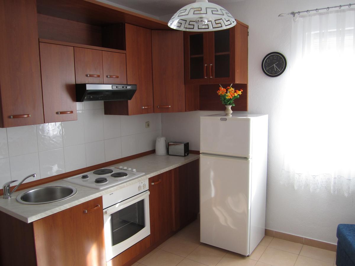 Apartments Nives Супетар Екстериор снимка