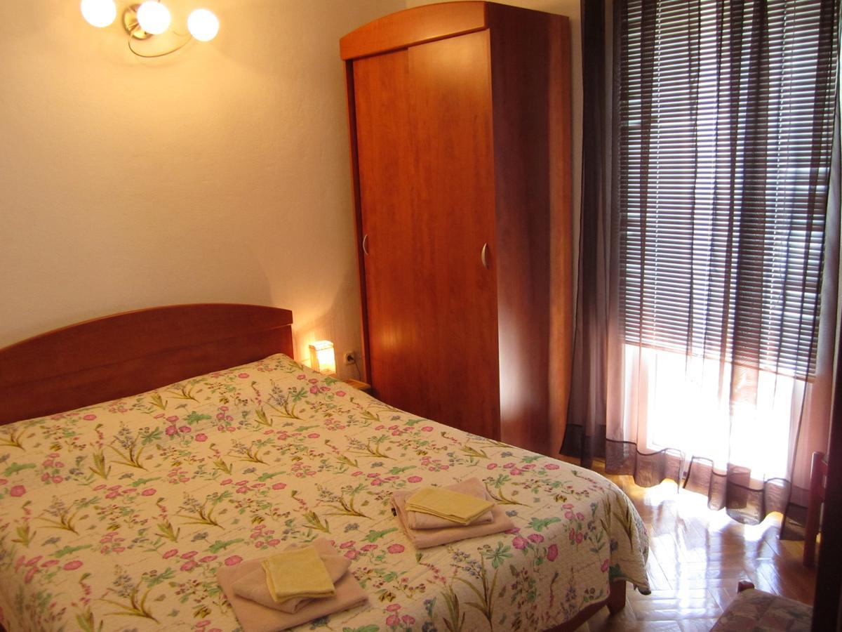 Apartments Nives Супетар Екстериор снимка