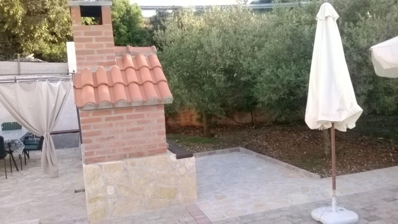 Apartments Nives Супетар Екстериор снимка