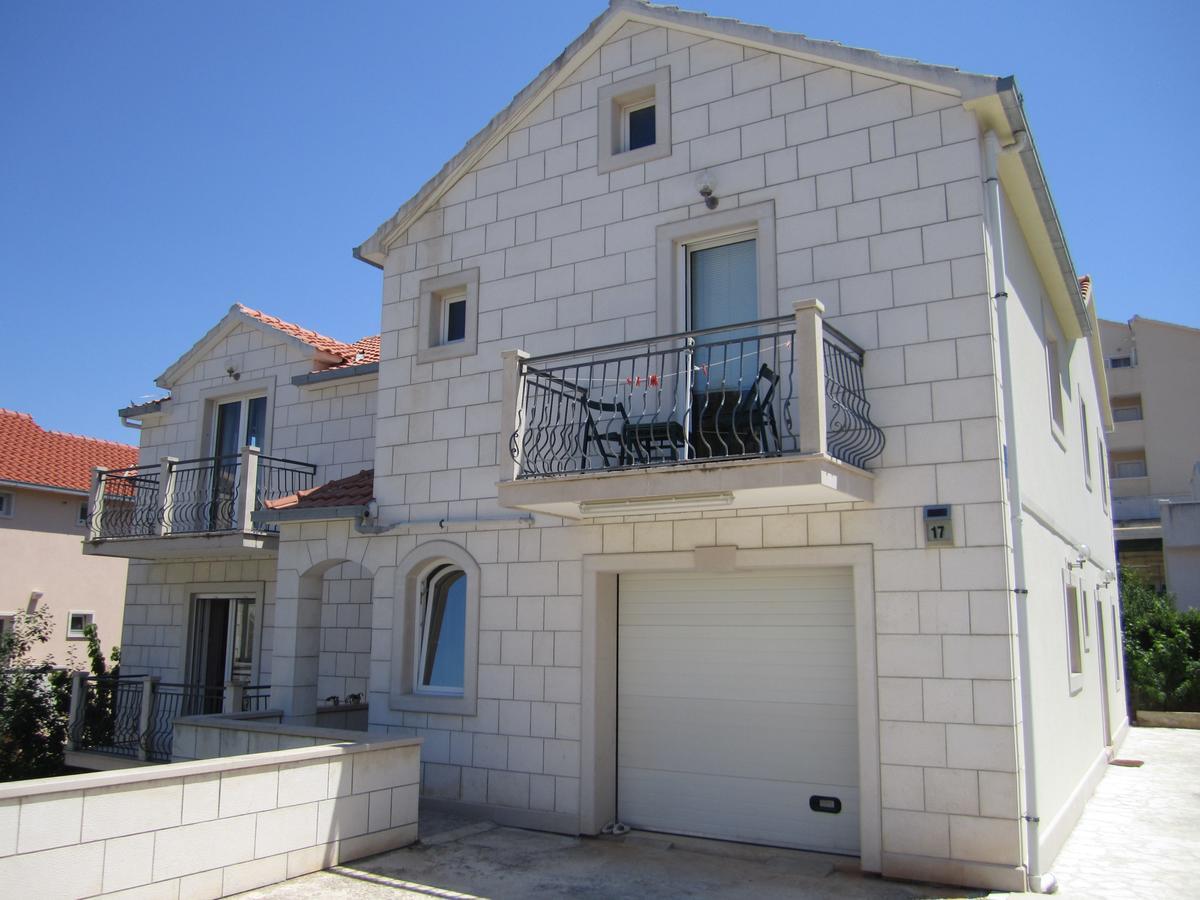 Apartments Nives Супетар Екстериор снимка