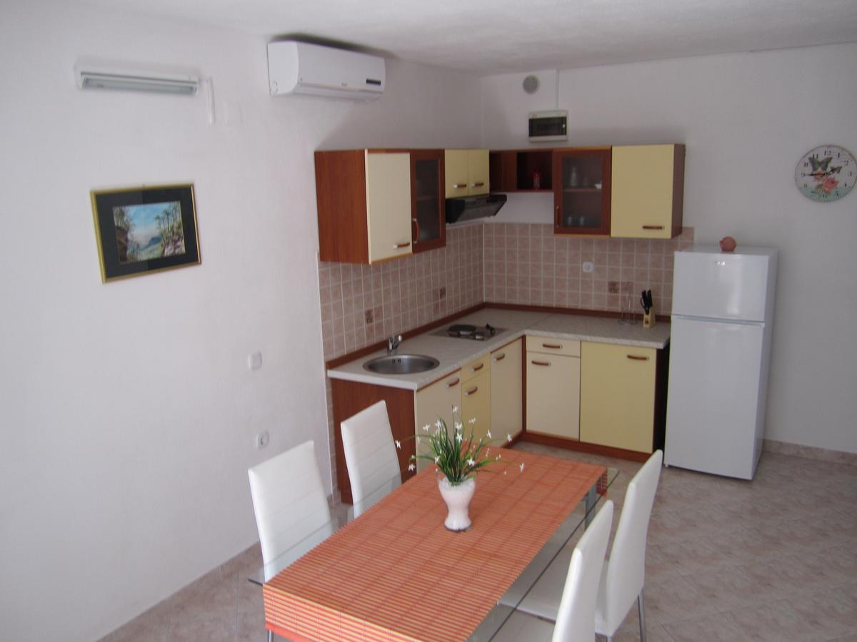 Apartments Nives Супетар Екстериор снимка